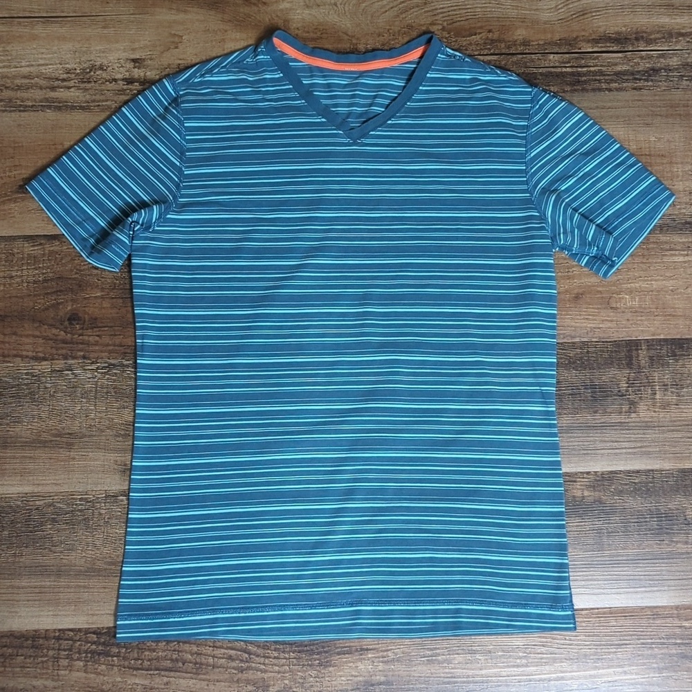 Lululemon 5 Year Basic Tee Size Large V-Neck Pima Cotton Lyocell